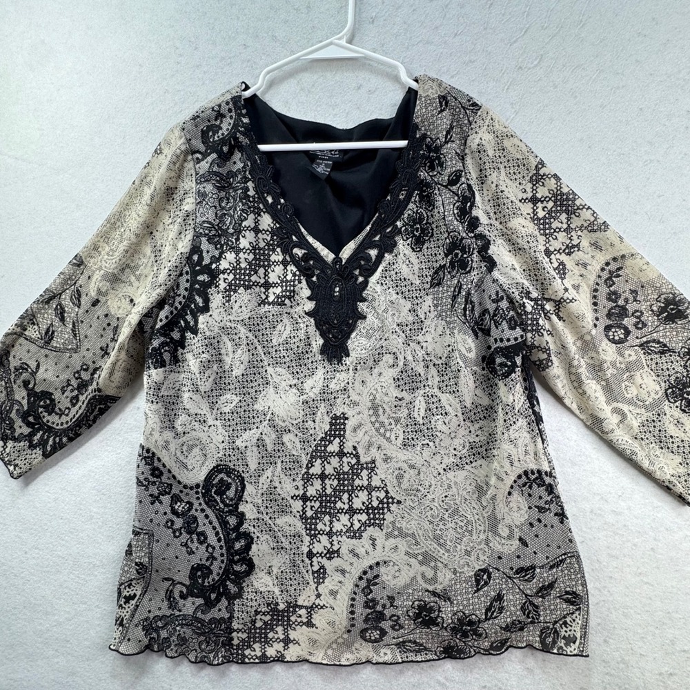 B.I.G.A.Y.C.D.D. Blouse Woman 1X Crochet Lace V-Neck Dark Grunge Whimsy